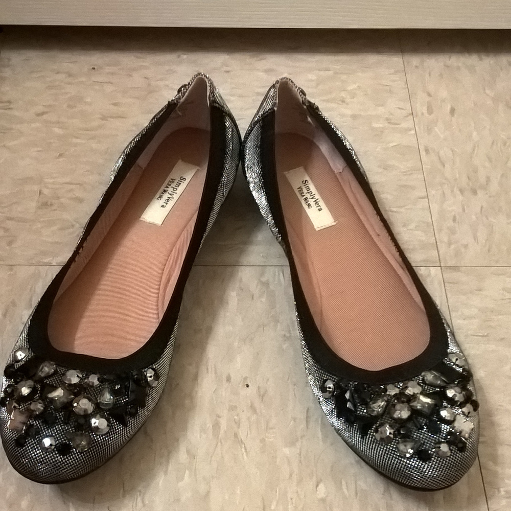 Simply Vera Vera Wang Grey/Black Flats Size 8M